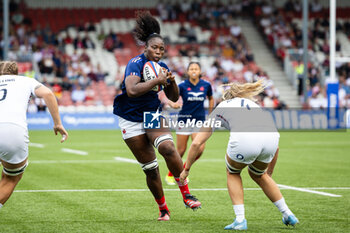 2024-09-07 - Madoussou Fall of France lines up Zoe Aldcroft of England during the Rugby International match between England Women and France Women at the Kingsholm Stadium, Gloucester, United Kingdom on 7 September 2024. Photo Simon King /ProSportsImages / DPPI - RUGBY - TEST MATCH - ENGLAND V FRANCE WOMEN - TEST MATCH - RUGBY