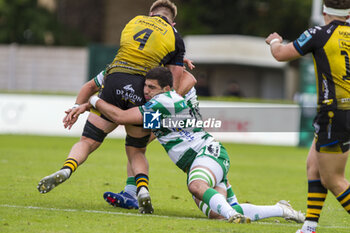 2024-04-20 - Ben Carter tackled by Riccardo Iachizzi - BENETTON RUGBY VS DRAGONS - UNITED RUGBY CHAMPIONSHIP - RUGBY
