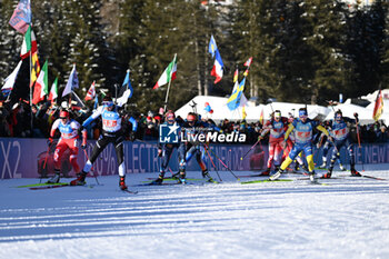 2024-01-20 - Group of athletes in action on Huber alm climb - IBU BIATHLON WORLD CUP 2024 - MIXED RELAY (W+M) - BIATHLON - WINTER SPORTS
