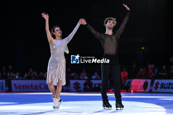2024-01-06 - Gabriella Papadakis and Guillaume Cizeron greets - 2024 BOL ON ICE - PLUSHENKO AND FRIENDS - ICE SKATING - WINTER SPORTS