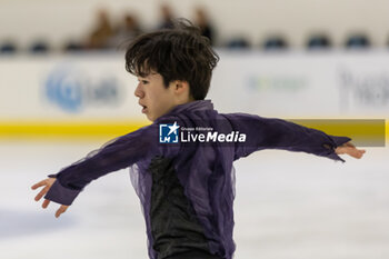 2024-09-13 - Yuma KAGIYAMA (JPN) during Men Short Program on September 13, 2024 at IceLab Bergamo Circuit, Italy - CHALLENGER SERIES LOMBARDIA TROPHY - ICE SKATING - WINTER SPORTS