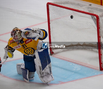 2024-01-23 - Lausanne Switzerland, 01/23/2024: Gilles Sean (goalie) of HC Davos #91 concedes a goal during Lausanne HC Versus HC Davos. The match of the 40th day of the 2023-2024 season took place at the Vaudoise Arena in Lausanne between Lausanne HC and HC Davos. - SWISS NATIONAL LEAGUE - LAUSANNE HC VS HC DAVOS - ICE HOCKEY - WINTER SPORTS