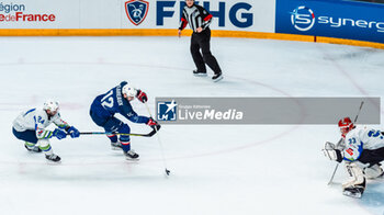 24/04/2024 - Valentin CLAIREAUX of France scoring the winning goal during the International Friendly Ice Hockey match between France and Slovenia on April 24, 2024 at Aren’Ice in Cergy-Pontoise, France - ICE HOCKEY - FRIENDLY GAME - FRANCE V SLOVENIA - HOCKEY SU GHIACCIO - SPORT INVERNALI