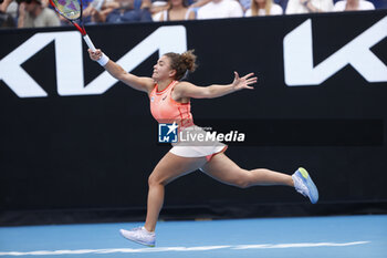 2024-01-20 - Jasmine Paolini (ITA) in action during their round three singles match against Anna Blinkova - AUSTRALIAN OPEN - INTERNATIONALS - TENNIS