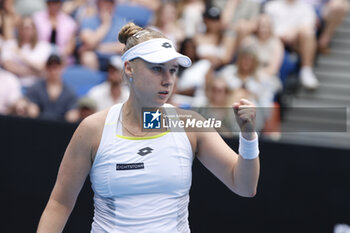 2024-01-20 - Anna Blinkova in action during their round three singles match against Jasmine Paolini (ITA) - AUSTRALIAN OPEN - INTERNATIONALS - TENNIS