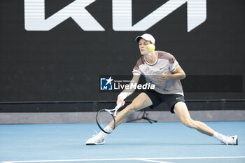 21/01/2024 - Jannik Sinner ( ITA) during their round four singles match againstKaren Khachanov - AUSTRALIAN OPEN - INTERNAZIONALI - TENNIS