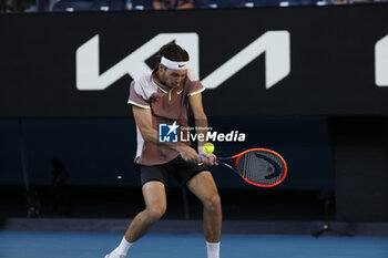 2024-01-23 - Tayor Fritz (USA) in action during their quarterfinals match against Novak Djokovic (SRB) - AUSTRALIAN OPEN - INTERNATIONALS - TENNIS