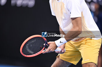 2024-01-20 - Illustration picture shows the body and racket of a male man player during the Australian Open AO 2024 Grand Slam tennis tournament on January 20, 2024 at Melbourne Park in Australia. Photo Victor Joly / DPPI - TENNIS - AUSTRALIAN OPEN 2024 - WEEK 1 - INTERNATIONALS - TENNIS