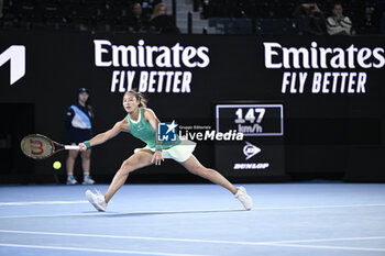 2024-01-22 - Qinwen Zheng of China during the Australian Open 2024, Grand Slam tennis tournament on January 22, 2024 at Melbourne Park in Melbourne, Australia - TENNIS - AUSTRALIAN OPEN 2024 - WEEK 2 - INTERNATIONALS - TENNIS