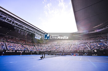 2024-01-23 - General atmosphere illustration view of the Rod Laver Arena center court with Novak Djokovic during the Australian Open 2024 Grand Slam tennis tournament on January 22, 2024 at Melbourne Park, Australia. Photo Victor Joly / DPPI - TENNIS - AUSTRALIAN OPEN 2024 - WEEK 2 - INTERNATIONALS - TENNIS