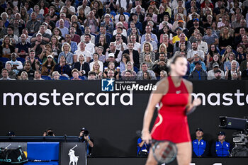 2024-01-25 - Public crowd or spectators fans look at Aryna Sabalenka during the Australian Open AO 2024 Grand Slam tennis tournament on January 25, 2024 at Melbourne Park, Australia. Photo Victor Joly / DPPI - TENNIS - AUSTRALIAN OPEN 2024 - WEEK 2 - INTERNATIONALS - TENNIS