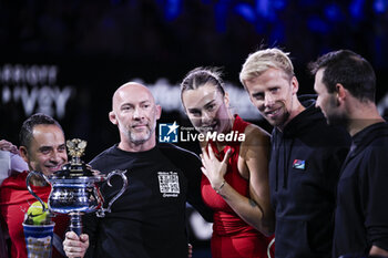 2024-01-27 - Aryna Sabalenka with her team and coach Jason Stacy during the Australian Open AO 2024 women's final Grand Slam tennis tournament on January 27, 2024 at Melbourne Park in Australia. Photo Victor Joly / DPPI - TENNIS - AUSTRALIAN OPEN 2024 - WEEK 2 - INTERNATIONALS - TENNIS
