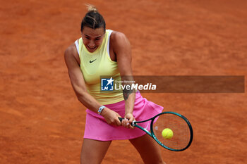 2024-05-15 - Rome, Italy 15.05.2024: Aryna Sabalenka VS Jelena Ostapenko (LAT) during Internazionali BNL 2024 women's WTA1000 Open tennis tournament in Rome at Grand Stand Arena . - INTERNAZIONALI BNL D'ITALIA - INTERNATIONALS - TENNIS