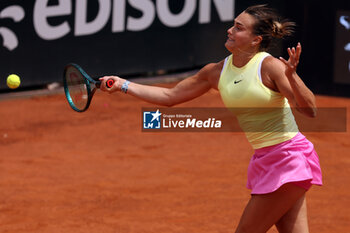 2024-05-15 - Rome, Italy 15.05.2024: Aryna Sabalenka VS Jelena Ostapenko (LAT) during Internazionali BNL 2024 women's WTA1000 Open tennis tournament in Rome at Grand Stand Arena . - INTERNAZIONALI BNL D'ITALIA - INTERNATIONALS - TENNIS