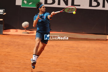 2024-05-15 - Rome, Italy 15.05.2024 : Alejandro TABILO (CHI) vs Zhizhen ZHANG (CHN) during Internazionali BNL 2024 men’s ATP 1000 Open tennis tournament in Rome at Grand Stand Arena . - INTERNAZIONALI BNL D'ITALIA - INTERNATIONALS - TENNIS