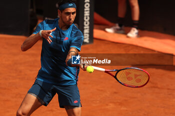 2024-05-15 - Rome, Italy 15.05.2024 : Alejandro TABILO (CHI) vs Zhizhen ZHANG (CHN) during Internazionali BNL 2024 men’s ATP 1000 Open tennis tournament in Rome at Grand Stand Arena . - INTERNAZIONALI BNL D'ITALIA - INTERNATIONALS - TENNIS