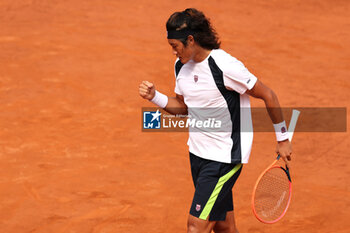 2024-05-15 - Rome, Italy 15.05.2024 : Alejandro TABILO (CHI) vs Zhizhen ZHANG (CHN) during Internazionali BNL 2024 men’s ATP 1000 Open tennis tournament in Rome at Grand Stand Arena . - INTERNAZIONALI BNL D'ITALIA - INTERNATIONALS - TENNIS