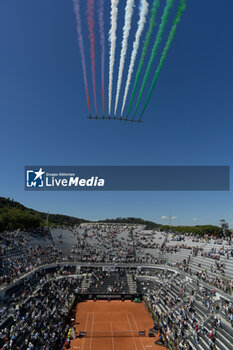 2024-05-17 - Passage of the Frecce Tricolori over the Centrale of the Foro Italico Master 1000 Internazionali BNL D'Italia tournament at Foro Italico on May 17, 2024
Fabrizio Corradetti / LiveMedia - INTERNAZIONALI BNL D'ITALIA - INTERNATIONALS - TENNIS