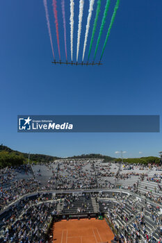 2024-05-17 - Passage of the Frecce Tricolori over the Centrale of the Foro Italico Master 1000 Internazionali BNL D'Italia tournament at Foro Italico on May 17, 2024
Fabrizio Corradetti / LiveMedia - INTERNAZIONALI BNL D'ITALIA - INTERNATIONALS - TENNIS