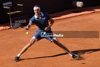 2024-05-17 - Alexander Zverev (GER) during the semi final against Alejandro Tabilo (CHI) of the ATP Master 1000 Internazionali BNL D'Italia tournament at Foro Italico on May 17, 2024
Fabrizio Corradetti / LiveMedia - INTERNAZIONALI BNL D'ITALIA - INTERNATIONALS - TENNIS