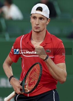 2024-04-12 - Ugo Humbert of France during day 6 of the Rolex Monte-Carlo 2024, ATP Masters 1000 tennis event on April 12, 2024 at Monte-Carlo Country Club near Monaco in Roquebrune Cap Martin, France - TENNIS - ROLEX MONTE CARLO MASTERS 2024 - 12/04 - INTERNATIONALS - TENNIS