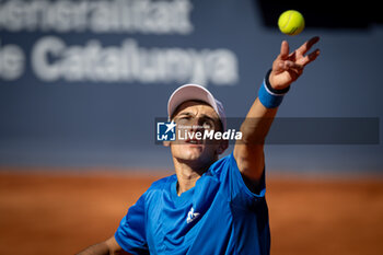 2024-04-19 - Matteo Arnaldi (Italy) ready to serve during a quarterfinal ATP 500 Barcelona Open Banc Sabadell 2024 match at Real Club de Tenis de Barcelona, in Barcelona, Spain on April 19, 2024. Photo by Felipe Mondino - ATP 500 BARCELONA OPEN BANC SABADELL 2024 - MATTEO ARNALDI (ITA) VS CASPER RUUD (NOR) - INTERNATIONALS - TENNIS