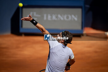 2024-04-19 - Casper Ruud (Norway) ready to serve during a quarterfinal ATP 500 Barcelona Open Banc Sabadell 2024 match at Real Club de Tenis de Barcelona, in Barcelona, Spain on April 19, 2024. Photo by Felipe Mondino - ATP 500 BARCELONA OPEN BANC SABADELL 2024 - MATTEO ARNALDI (ITA) VS CASPER RUUD (NOR) - INTERNATIONALS - TENNIS