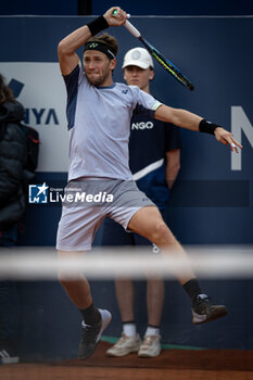 2024-04-21 - Casper Ruud (Norway) plays forehand shot against Stefanos Tsitsipas (Greece) during the final ATP 500 Barcelona Open Banc Sabadell 2024 match at Real Club de Tenis de Barcelona, in Barcelona, Spain on April 21, 2024. Photo by Felipe Mondino - ATP 500 BARCELONA OPEN BANC SABADELL 2024 FINAL - STEFANOS TSITSIPAS (GRE) VS CASPER RUUD (NOR) - INTERNATIONALS - TENNIS