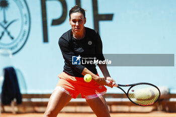 2024-04-22 - Nuria Parrizas Diaz of Spain in action against Jule Niemeier of Germany during the Mutua Madrid Open 2024, ATP Masters 1000 and WTA 1000, tennis tournament on April 22, 2024 at Caja Magica in Madrid, Spain - TENNIS - MUTUA MADRID OPEN 2024 - INTERNATIONALS - TENNIS