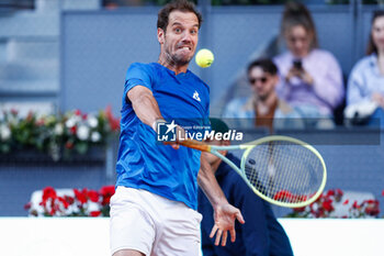 2024-04-22 - Richard Gasquet of France in action against Stefano Napolitano of Italy during the Mutua Madrid Open 2024, ATP Masters 1000 and WTA 1000, tennis tournament on April 22, 2024 at Caja Magica in Madrid, Spain - TENNIS - MUTUA MADRID OPEN 2024 - INTERNATIONALS - TENNIS