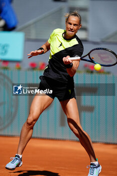 23/04/2024 - Arantxa Rus of The Netherlands in action against Bernarda Fruhvirtova of Czech Republic during the Mutua Madrid Open 2024, ATP Masters 1000 and WTA 1000, tennis tournament on April 23, 2024 at Caja Magica in Madrid, Spain - TENNIS - MUTUA MADRID OPEN 2024 - INTERNAZIONALI - TENNIS