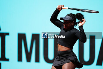 23/04/2024 - Sachia Vickery of United States in action against Jessica Bouzas of Spain during the Mutua Madrid Open 2024, ATP Masters 1000 and WTA 1000, tennis tournament on April 23, 2024 at Caja Magica in Madrid, Spain - TENNIS - MUTUA MADRID OPEN 2024 - INTERNAZIONALI - TENNIS