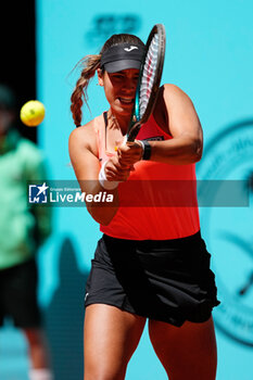 2024-04-23 - Jessica Bouzas of Spain in action against Sachia Vickery of United States during the Mutua Madrid Open 2024, ATP Masters 1000 and WTA 1000, tennis tournament on April 23, 2024 at Caja Magica in Madrid, Spain - TENNIS - MUTUA MADRID OPEN 2024 - INTERNATIONALS - TENNIS