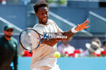 2024-04-24 - Gael Monfils of France in action against Luciano Darderi of Italy during the Mutua Madrid Open 2024, ATP Masters 1000 and WTA 1000, tennis tournament on April 24, 2024 at Caja Magica in Madrid, Spain - TENNIS - MUTUA MADRID OPEN 2024 - INTERNATIONALS - TENNIS