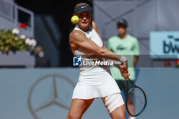 2024-04-24 - Paula Badosa of Spain in action against Jessica Bouzas Maneiro of Spain during the Mutua Madrid Open 2024, ATP Masters 1000 and WTA 1000, tennis tournament on April 24, 2024 at Caja Magica in Madrid, Spain - TENNIS - MUTUA MADRID OPEN 2024 - INTERNATIONALS - TENNIS