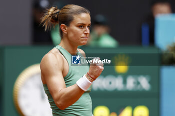 2024-04-25 - Maria Sakkari of Greece in action against Donna Vekic of Croatia during the Mutua Madrid Open 2024, ATP Masters 1000 and WTA 1000, tennis tournament on April 25, 2024 at Caja Magica in Madrid, Spain - TENNIS - MUTUA MADRID OPEN 2024 - INTERNATIONALS - TENNIS