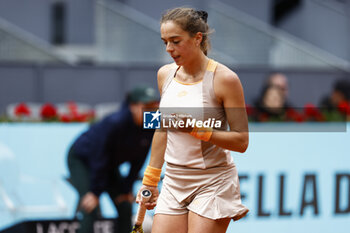 26/04/2024 - Lucia Bronzetti of Italy in action against Elena Rybakina of Kazakhstan during the Mutua Madrid Open 2024, ATP Masters 1000 and WTA 1000, tennis tournament on April 26, 2024 at Caja Magica in Madrid, Spain - TENNIS - MUTUA MADRID OPEN 2024 - INTERNAZIONALI - TENNIS