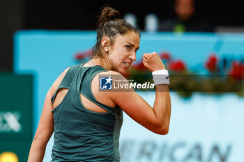 27/04/2024 - Sara Sorribes Tormo of Spain in action against Victoria Azarenka of Belarus during the Mutua Madrid Open 2024, ATP Masters 1000 and WTA 1000, tennis tournament on April 27, 2024 at Caja Magica in Madrid, Spain - TENNIS - MUTUA MADRID OPEN 2024 - INTERNAZIONALI - TENNIS