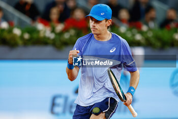 27/04/2024 - Alex de Minaur of Australia in action against Rafael Nadal of Spain during the Mutua Madrid Open 2024, ATP Masters 1000 and WTA 1000, tennis tournament on April 27, 2024 at Caja Magica in Madrid, Spain - TENNIS - MUTUA MADRID OPEN 2024 - INTERNAZIONALI - TENNIS