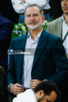 27/04/2024 - King Felipe VI of Spain is seen during the match between Rafael Nadal of Spain and Alex de Minaur of Australia during the Mutua Madrid Open 2024, ATP Masters 1000 and WTA 1000, tennis tournament on April 27, 2024 at Caja Magica in Madrid, Spain - TENNIS - MUTUA MADRID OPEN 2024 - INTERNAZIONALI - TENNIS