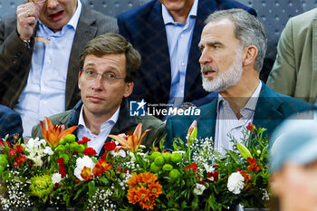 27/04/2024 - Jose Luis Martinez-Almeida, Mayor of Madrid, and King Felipe VI of Spain are seen during the match between Rafael Nadal of Spain and Alex de Minaur of Australia during the Mutua Madrid Open 2024, ATP Masters 1000 and WTA 1000, tennis tournament on April 27, 2024 at Caja Magica in Madrid, Spain - TENNIS - MUTUA MADRID OPEN 2024 - INTERNAZIONALI - TENNIS