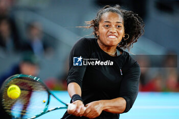 2024-04-28 - Robin Montgomery of Unites States in action against Aryna Sabalenka of Belarus during the Mutua Madrid Open 2024, ATP Masters 1000 and WTA 1000, tennis tournament on April 28, 2024 at Caja Magica in Madrid, Spain - TENNIS - MUTUA MADRID OPEN 2024 - INTERNATIONALS - TENNIS