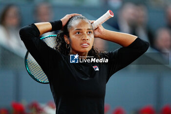 28/04/2024 - Robin Montgomery of Unites States in action against Aryna Sabalenka of Belarus during the Mutua Madrid Open 2024, ATP Masters 1000 and WTA 1000, tennis tournament on April 28, 2024 at Caja Magica in Madrid, Spain - TENNIS - MUTUA MADRID OPEN 2024 - INTERNAZIONALI - TENNIS