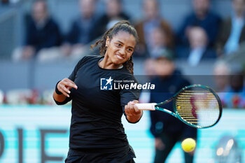 2024-04-28 - Robin Montgomery of Unites States in action against Aryna Sabalenka of Belarus during the Mutua Madrid Open 2024, ATP Masters 1000 and WTA 1000, tennis tournament on April 28, 2024 at Caja Magica in Madrid, Spain - TENNIS - MUTUA MADRID OPEN 2024 - INTERNATIONALS - TENNIS
