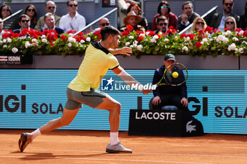 28/04/2024 - Carlos Alcaraz of Spain in action against Thiago Seyboth Wild of Brazil during the Mutua Madrid Open 2024, ATP Masters 1000 and WTA 1000, tennis tournament on April 28, 2024 at Caja Magica in Madrid, Spain - TENNIS - MUTUA MADRID OPEN 2024 - INTERNAZIONALI - TENNIS