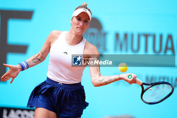 28/04/2024 - Marketa Vondrousova of Czech Republic in action against Mirra Andreeva of Russia during the Mutua Madrid Open 2024, ATP Masters 1000 and WTA 1000, tennis tournament on April 28, 2024 at Caja Magica in Madrid, Spain - TENNIS - MUTUA MADRID OPEN 2024 - INTERNAZIONALI - TENNIS
