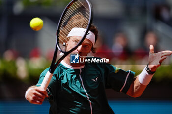 2024-04-28 - Andrey Rublev of Russia in action against Alejandro Davidovich Fokina of Spain during the Mutua Madrid Open 2024, ATP Masters 1000 and WTA 1000, tennis tournament on April 28, 2024 at Caja Magica in Madrid, Spain - TENNIS - MUTUA MADRID OPEN 2024 - INTERNATIONALS - TENNIS