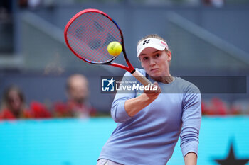 28/04/2024 - Elena Rybakina of Kazakhstan in action against Mayar Sherif of Egypt during the Mutua Madrid Open 2024, ATP Masters 1000 and WTA 1000, tennis tournament on April 28, 2024 at Caja Magica in Madrid, Spain - TENNIS - MUTUA MADRID OPEN 2024 - INTERNAZIONALI - TENNIS