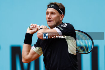 29/04/2024 - Casper Ruud of Norway in action against Cameron Norrie of Great Britain during the Mutua Madrid Open 2024, ATP Masters 1000 and WTA 1000, tennis tournament on April 29, 2024 at Caja Magica in Madrid, Spain - TENNIS - MUTUA MADRID OPEN 2024 - INTERNAZIONALI - TENNIS
