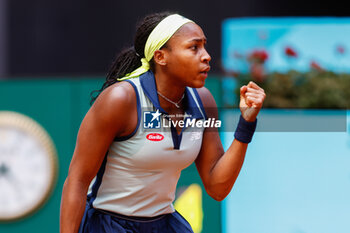 2024-04-29 - Coco Gauff of USA in action against Madison Keys of USA during the Mutua Madrid Open 2024, ATP Masters 1000 and WTA 1000, tennis tournament on April 29, 2024 at Caja Magica in Madrid, Spain - TENNIS - MUTUA MADRID OPEN 2024 - INTERNATIONALS - TENNIS